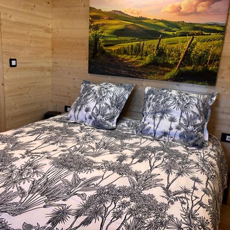 La Petalerie Apartment เอแปร์เน ภายนอก รูปภาพ