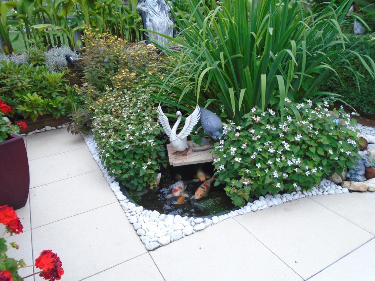 La Petalerie Apartment เอแปร์เน ภายนอก รูปภาพ