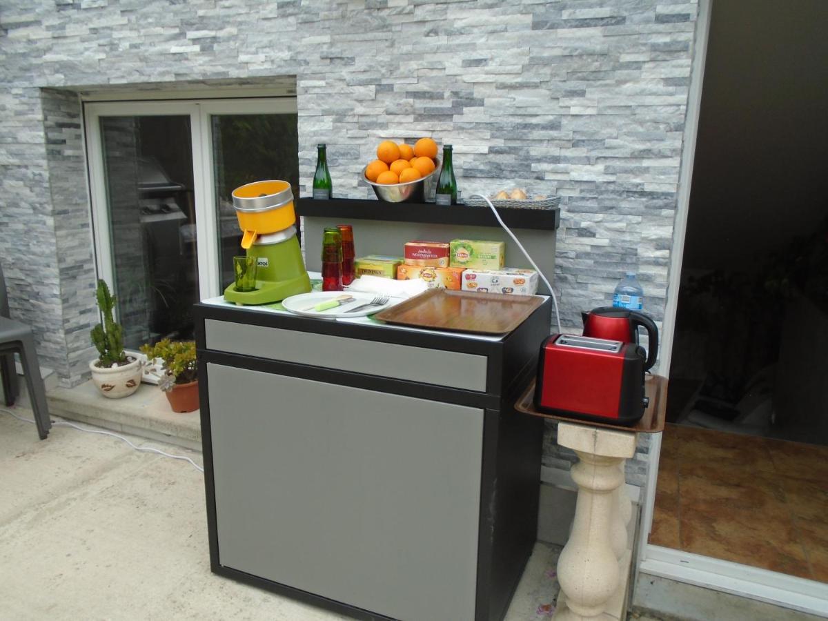 La Petalerie Apartment เอแปร์เน ภายนอก รูปภาพ
