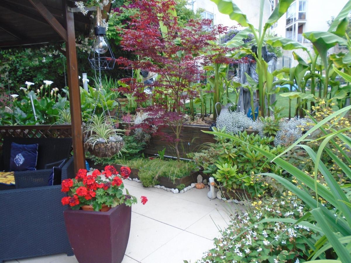 La Petalerie Apartment เอแปร์เน ภายนอก รูปภาพ