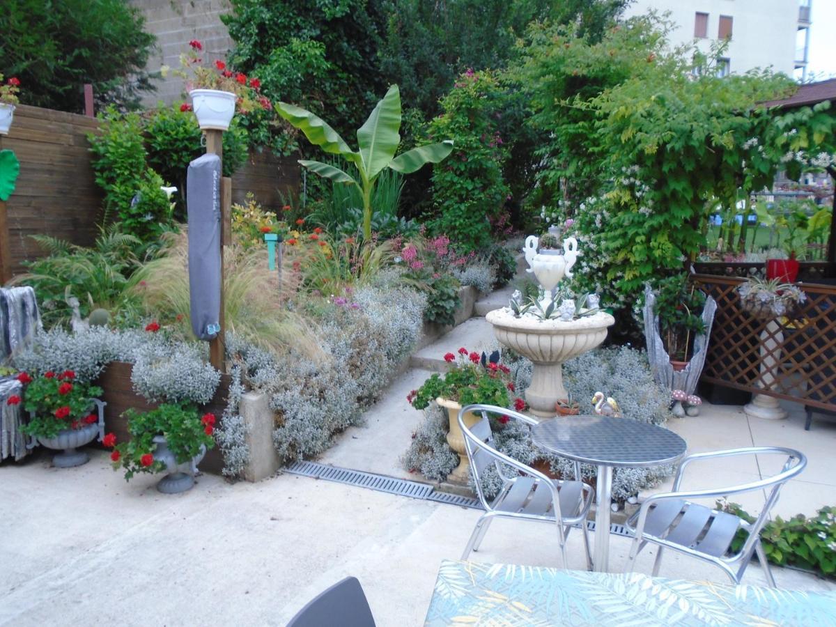 La Petalerie Apartment เอแปร์เน ภายนอก รูปภาพ