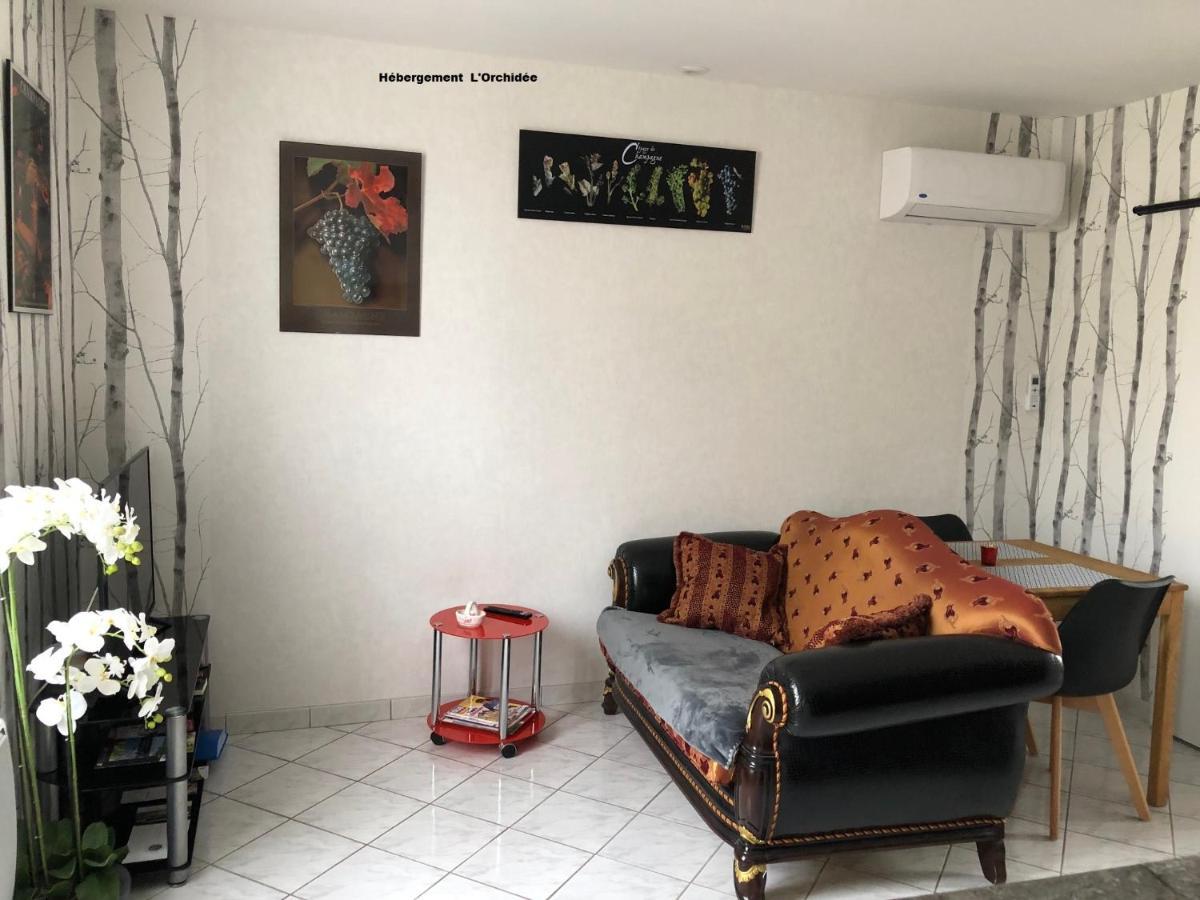 La Petalerie Apartment เอแปร์เน ภายนอก รูปภาพ