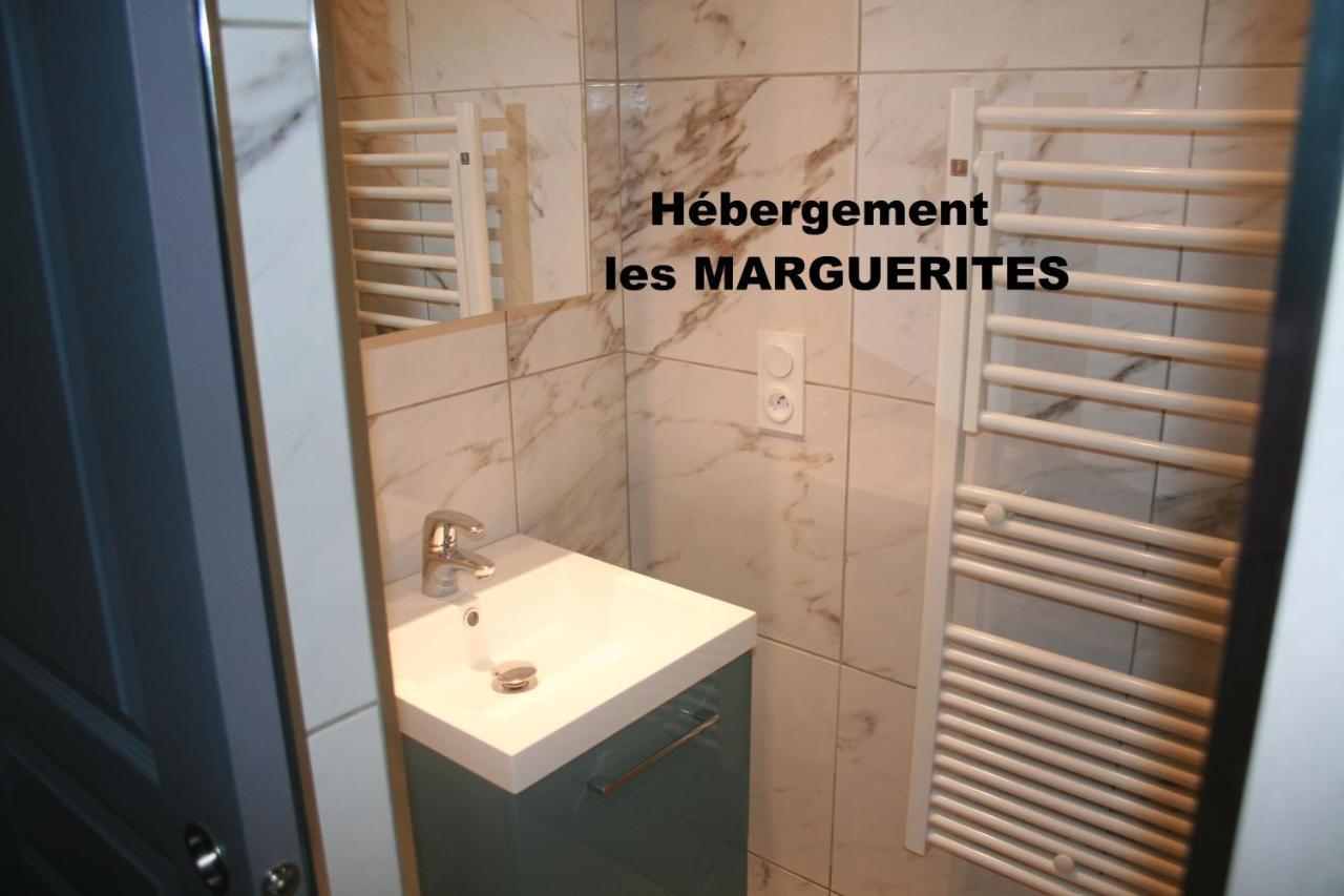 La Petalerie Apartment เอแปร์เน ภายนอก รูปภาพ