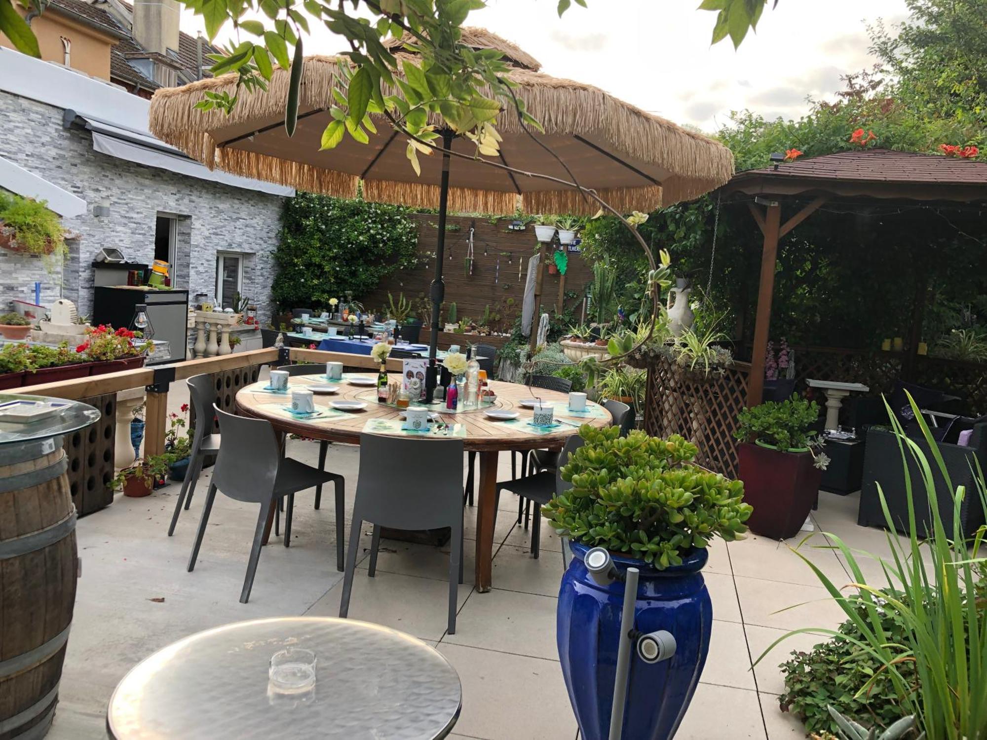 La Petalerie Apartment เอแปร์เน ภายนอก รูปภาพ