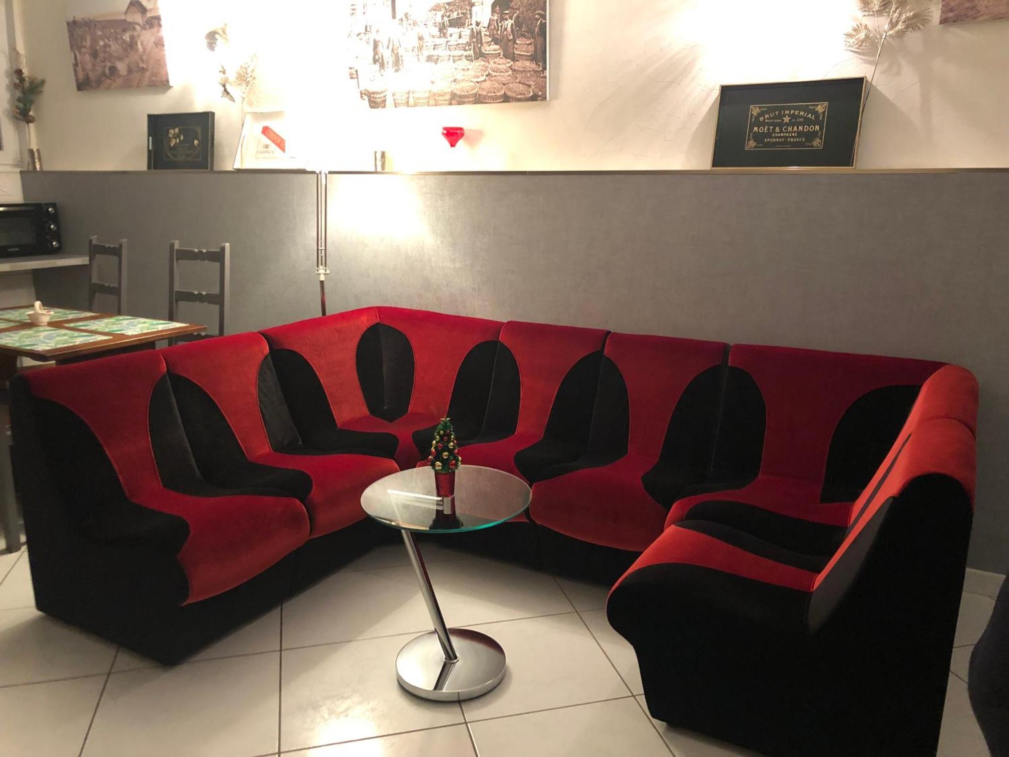 La Petalerie Apartment เอแปร์เน ภายนอก รูปภาพ