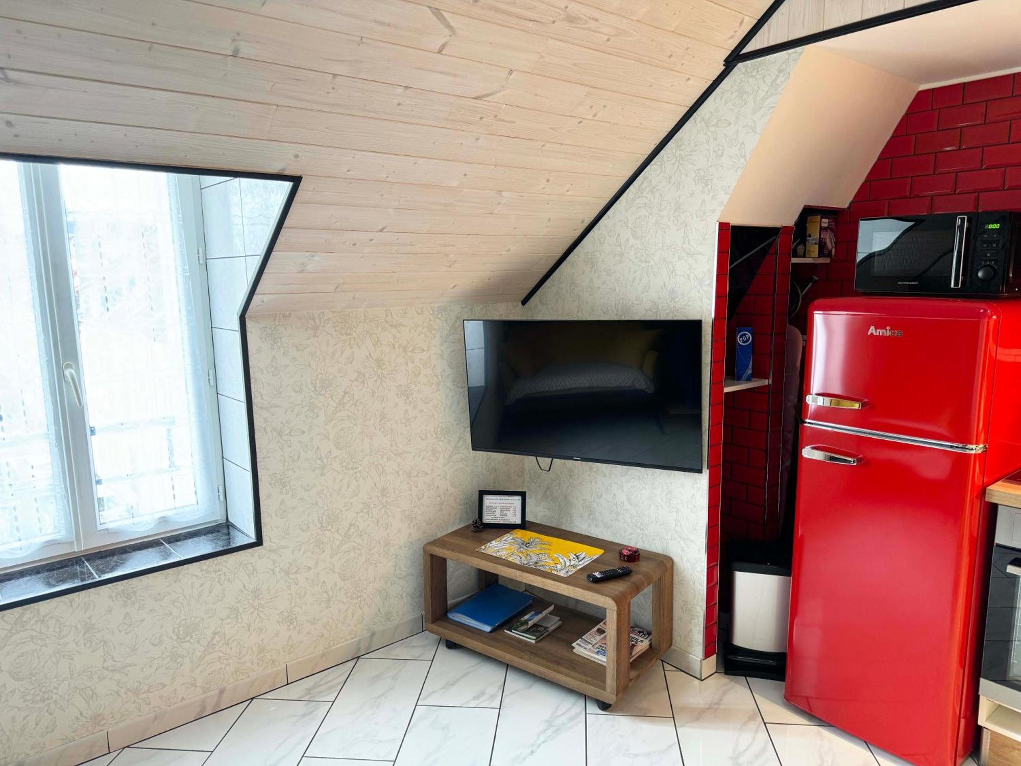 La Petalerie Apartment เอแปร์เน ภายนอก รูปภาพ