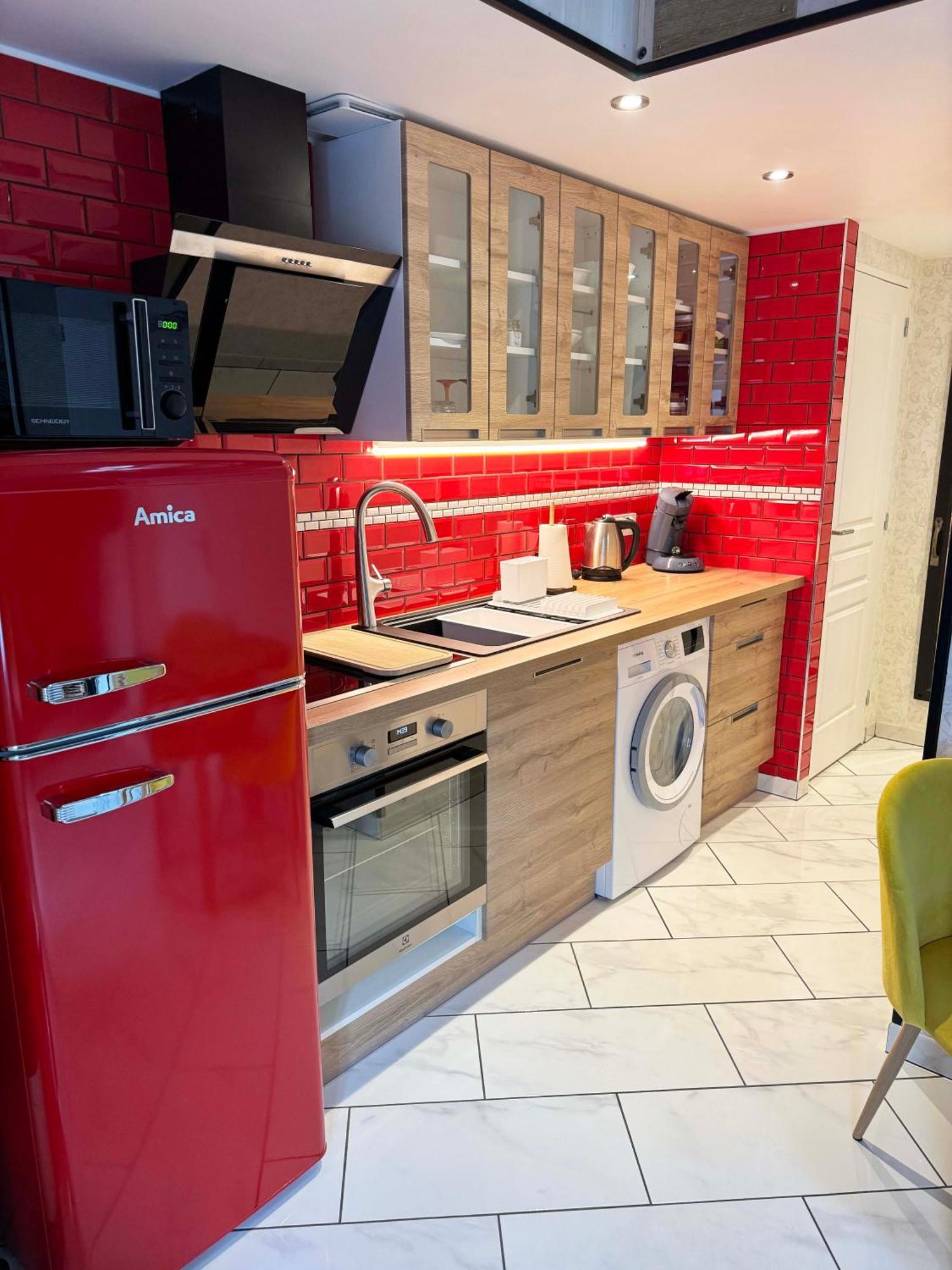 La Petalerie Apartment เอแปร์เน ภายนอก รูปภาพ
