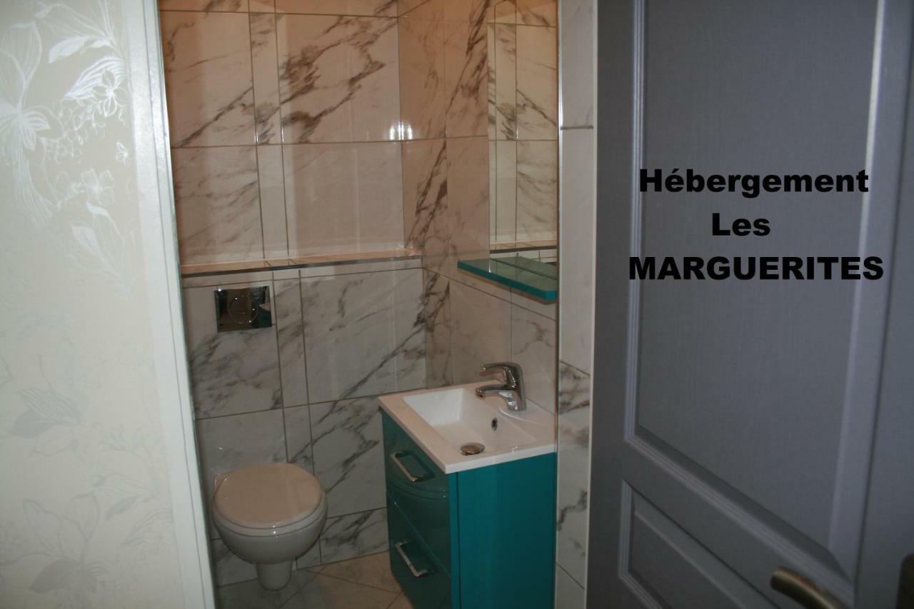La Petalerie Apartment เอแปร์เน ภายนอก รูปภาพ
